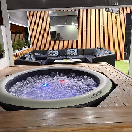 Appartement Avec Terasse Jaccuzi Barbecue Netflix Vue Sur Mer Totalement Gratuit Sans Supplement Аль-Хосейма Екстер'єр фото